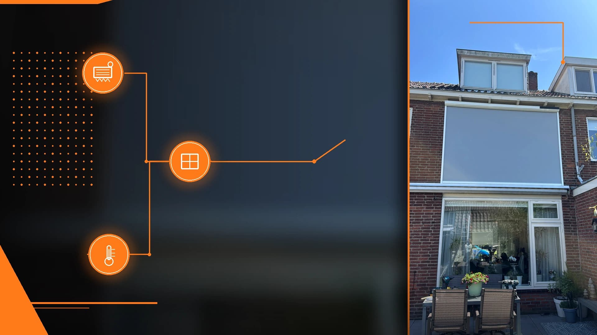 Geïnstalleerd zonnescherm boven de tuindeuren aan de achterzijde van een woning